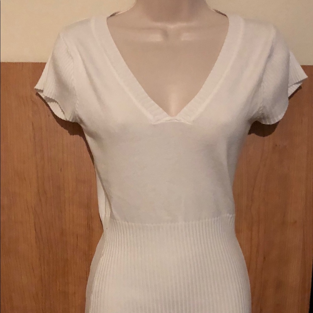 Women’s v neck short sleeve shirt size L